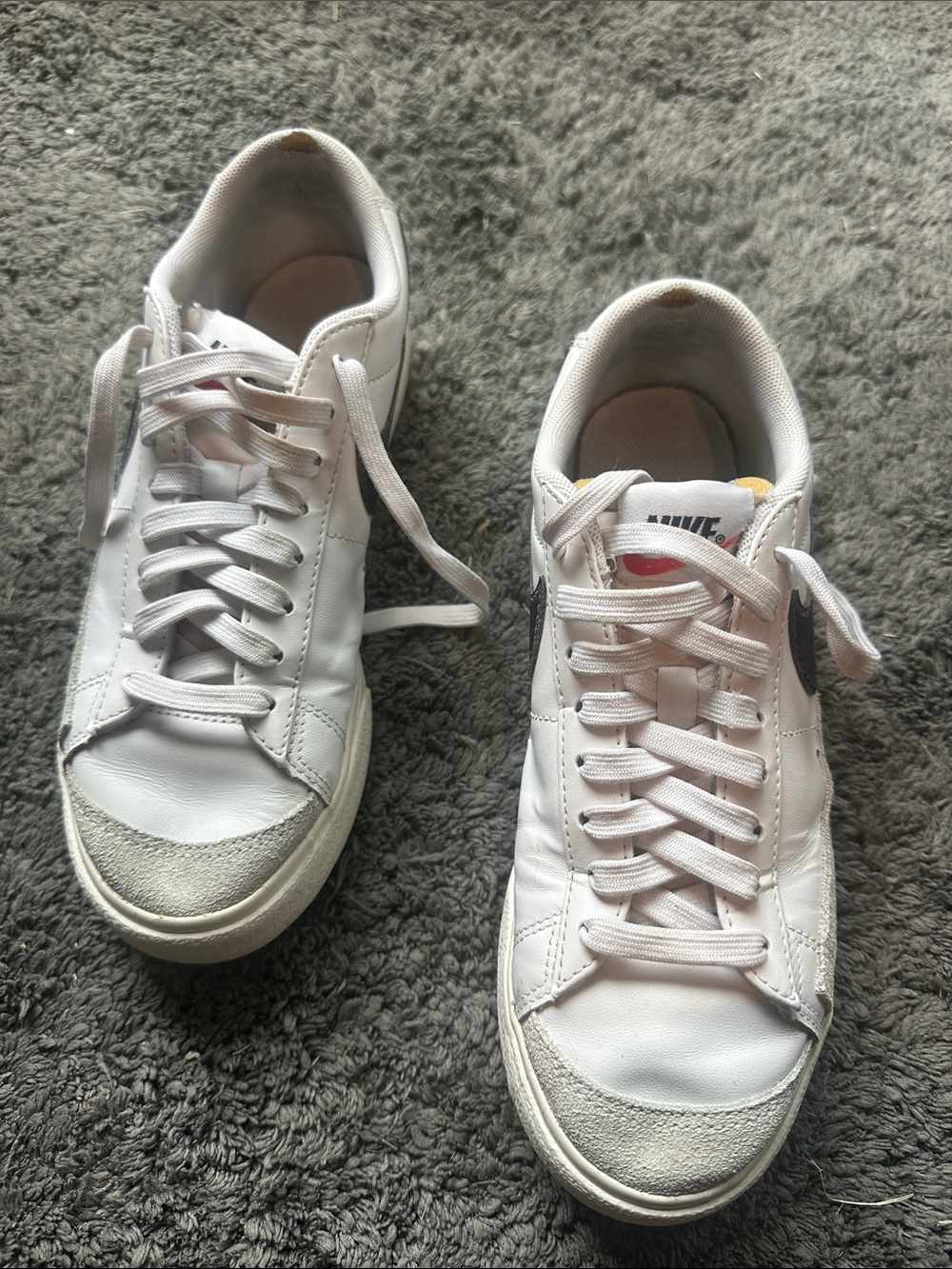 Nike White Women’s Low-Top Sneakers with Black Swoosh